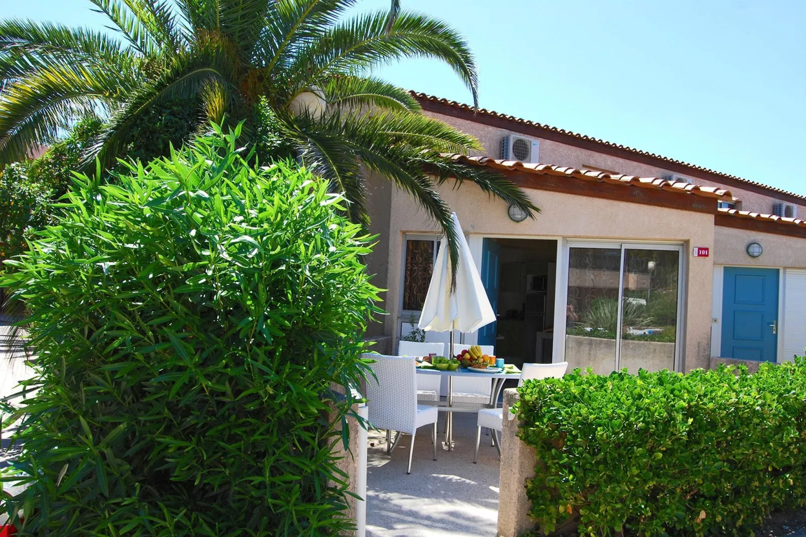 Les Jardins de Neptune MAISONNETTE DUPLEX 4/6 pers CLIMATISÉE OTA - Buitenkant zomer