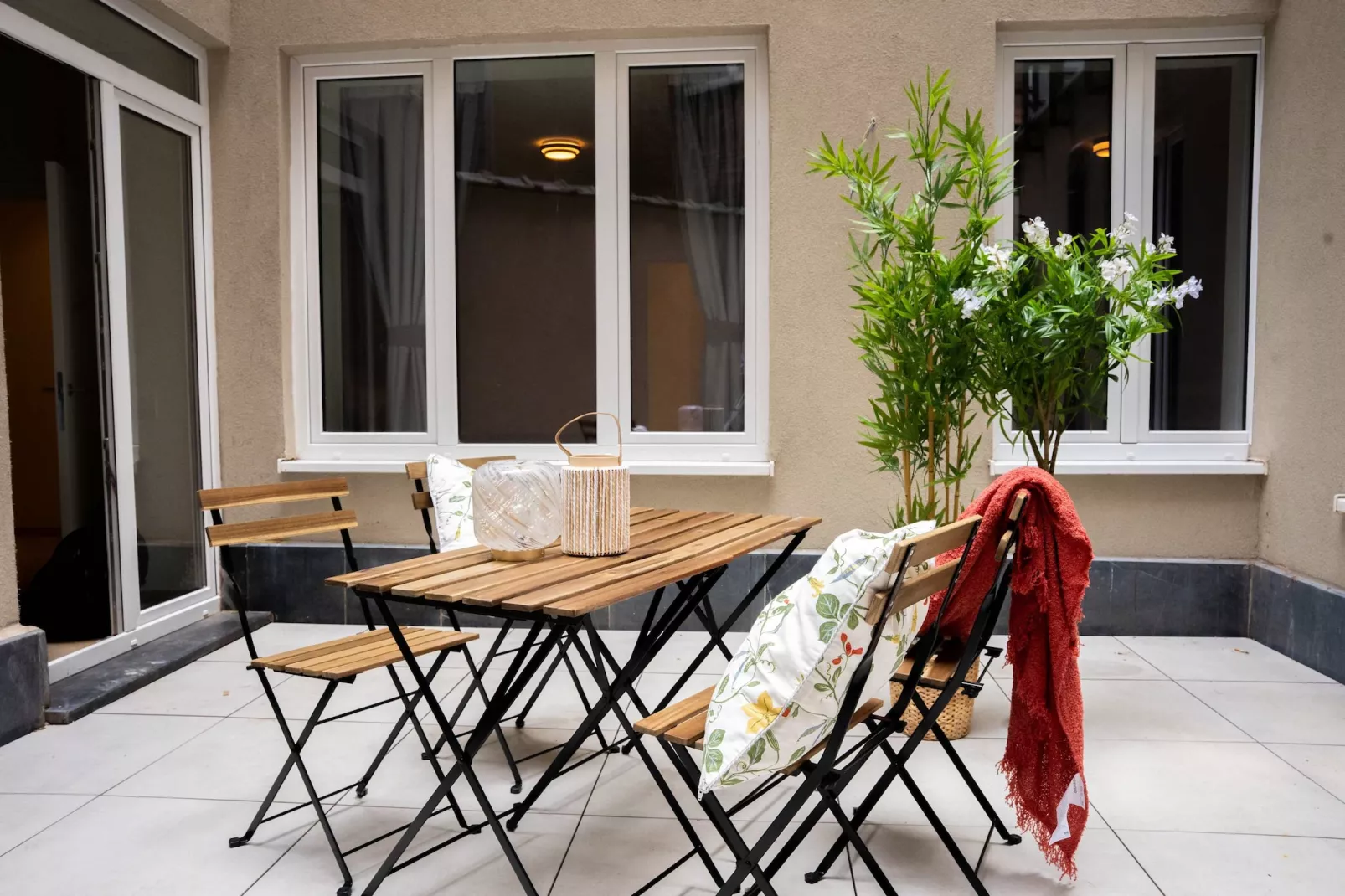 One Lux Stay 2BR/ 2BA Antwerp near Central Station - Terrasbalkon