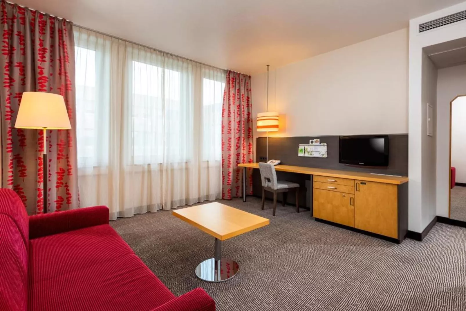Holiday Inn Frankfurt Neu-Isenb - One-Bedroom Suite double Sofa Bed - Woonkamer