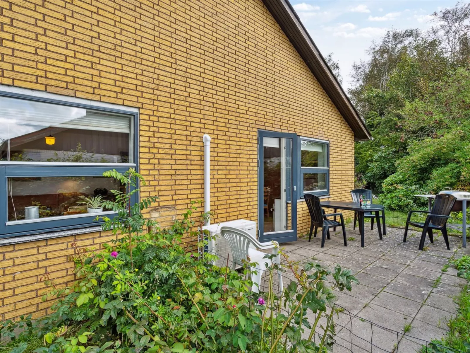 "Magh" - 9.8km from the sea - Buiten