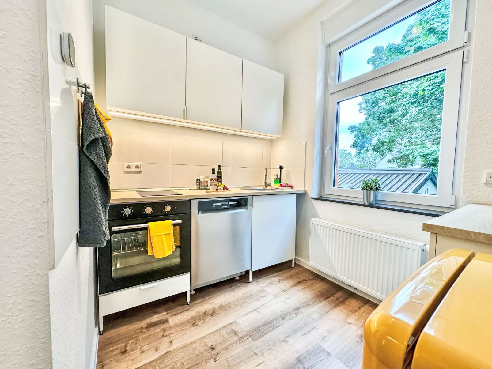 250m Rhein - ruhiges Apartement nähe Hbf -K-111- - Binnen
