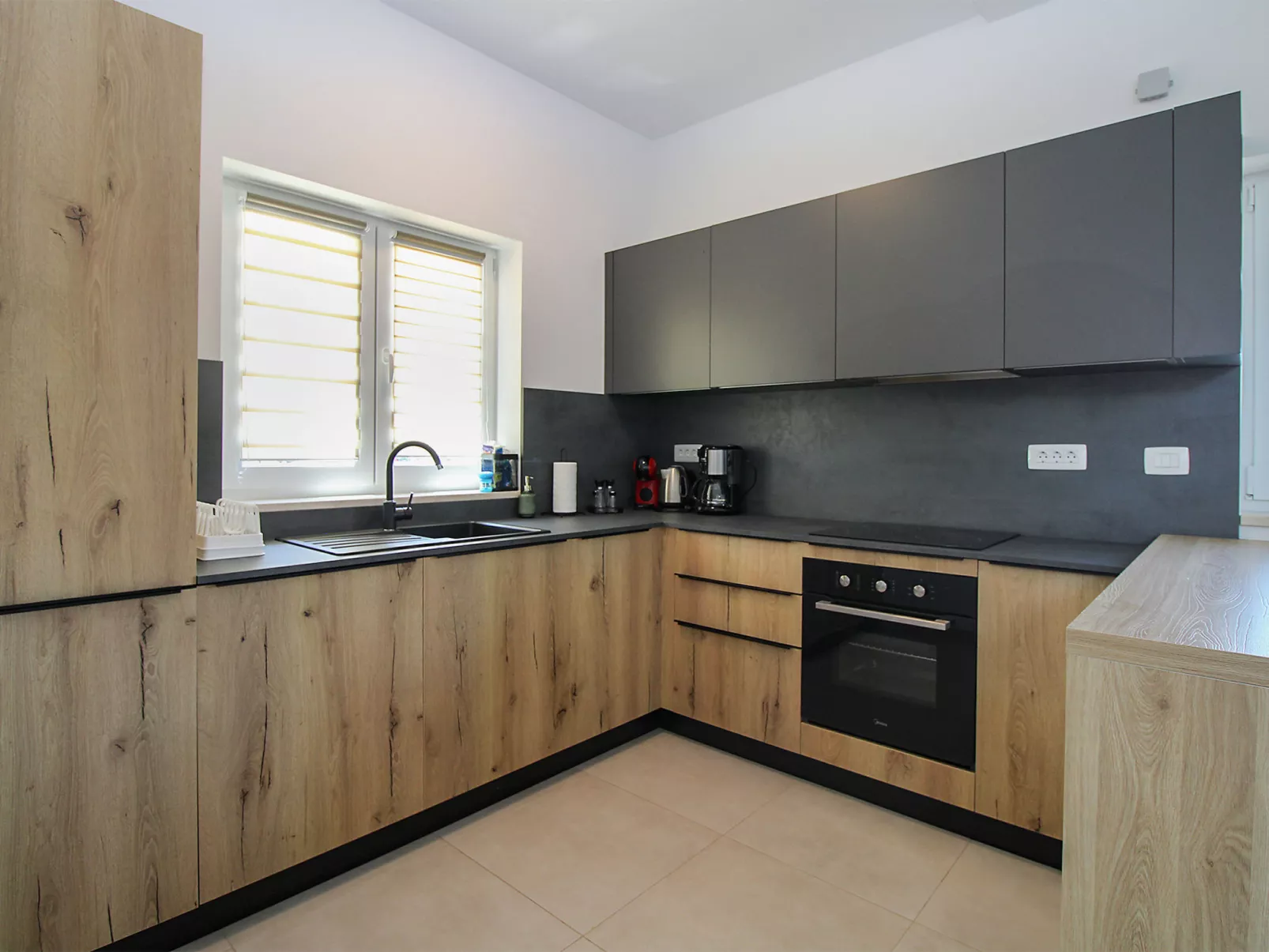 House 2351 - Binnen