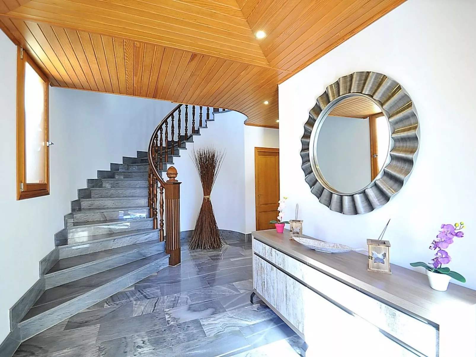 LAS COLUMNAS- Chalet al lado de la playa, wifi , piscina y bbq. Todos los publi - Buiten