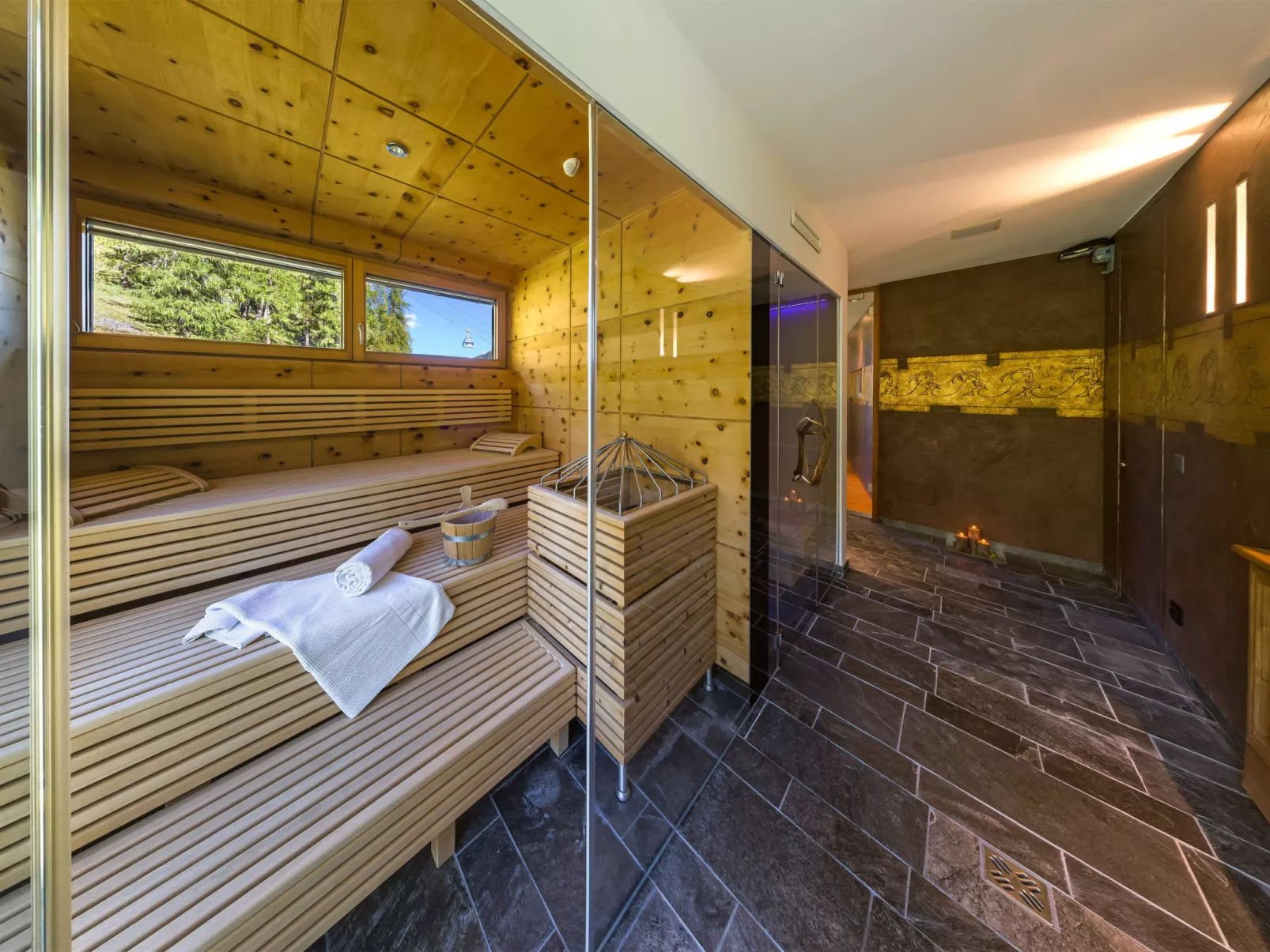 Alpinlodge & spa*****, (Samnaun-Ravaisch). - Binnen