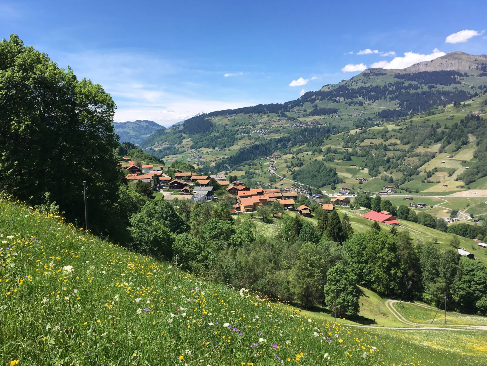 Charmantes Alpen-Appartement in Conters (Davos-Klosters/Parsenn). - Buiten