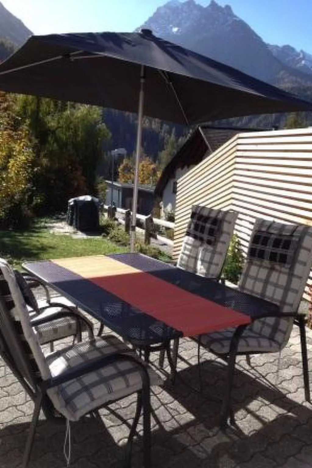 Schudel, (Scuol). - Buiten