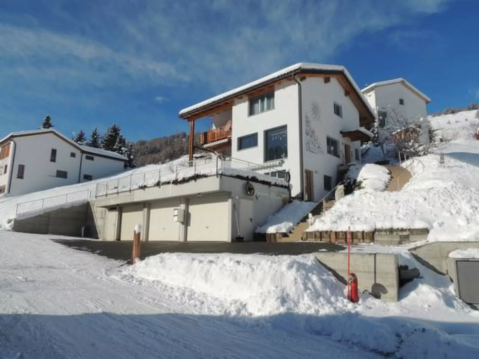 Chasa Surval, (Scuol). - Buiten
