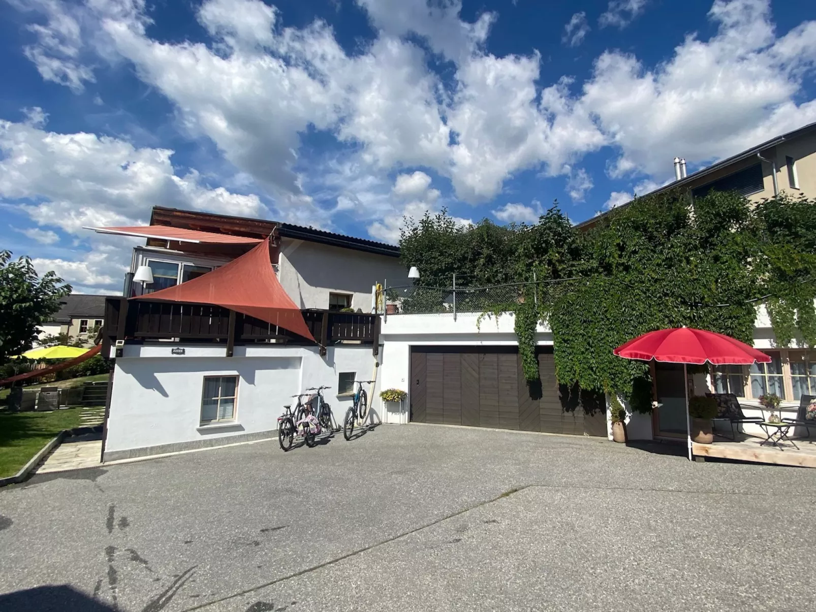 Chasa Bazzi, (Scuol). - Buiten