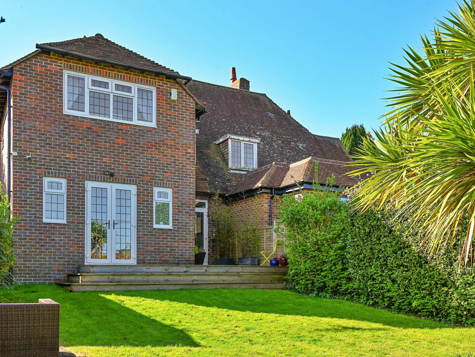 19, South Way - Buiten