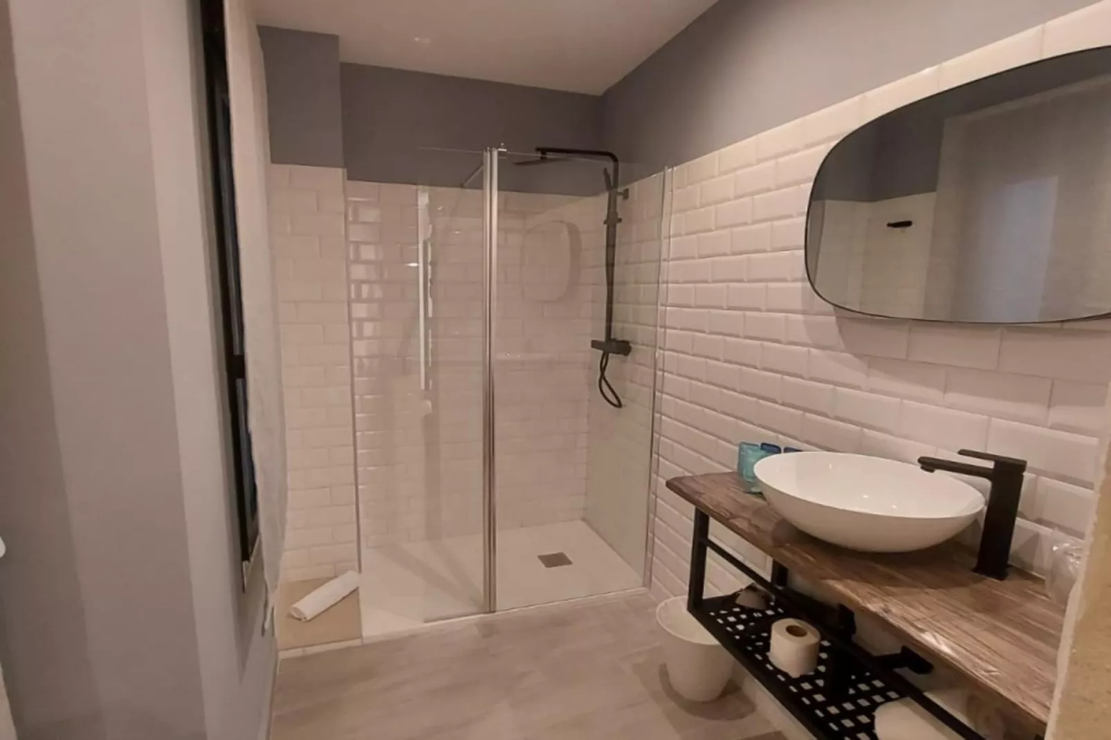 Estudio Deluxe con cama grande y jacuzzy - Badkamer