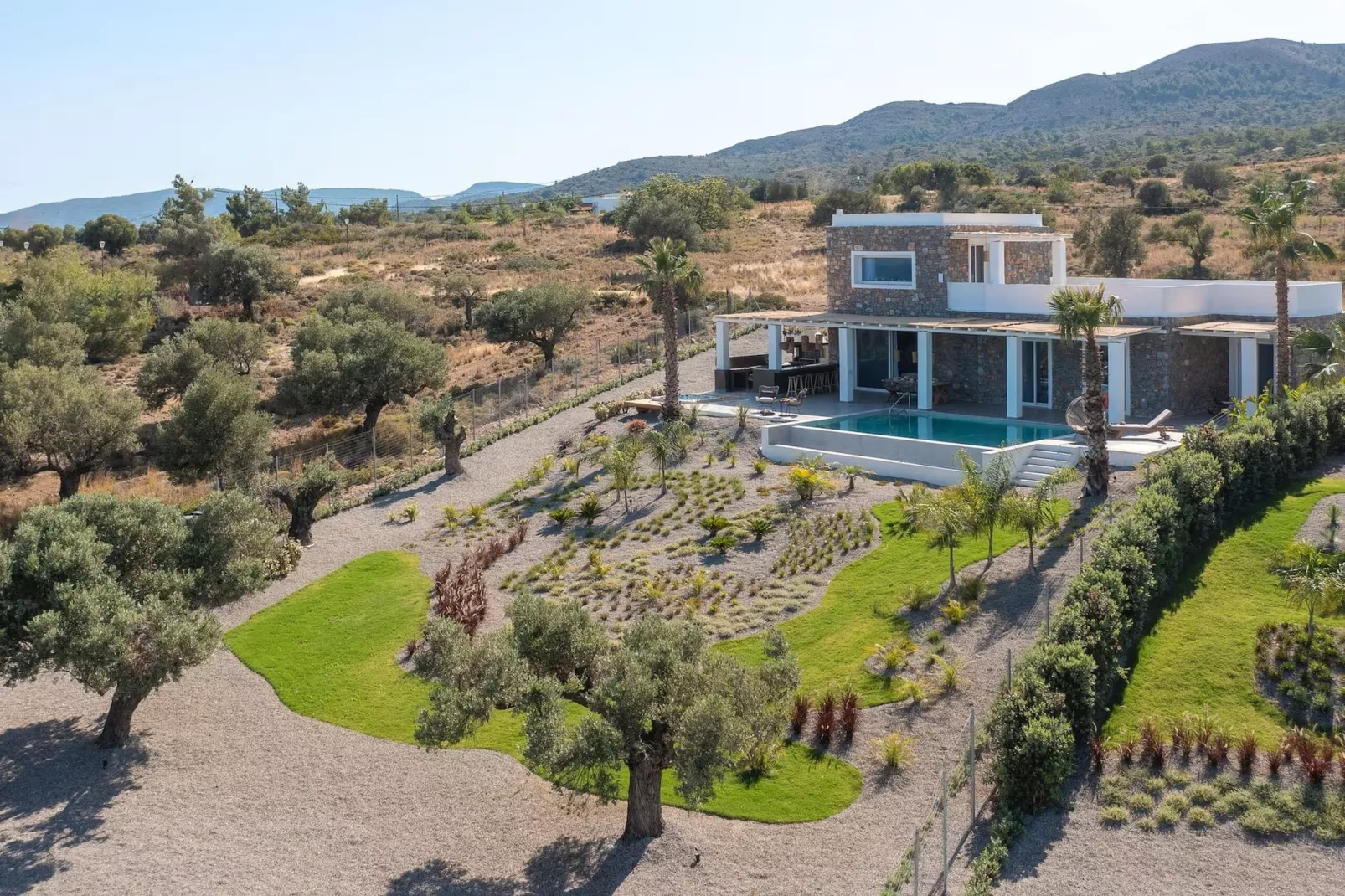 Sunset Hill Villa - Buitenkant zomer