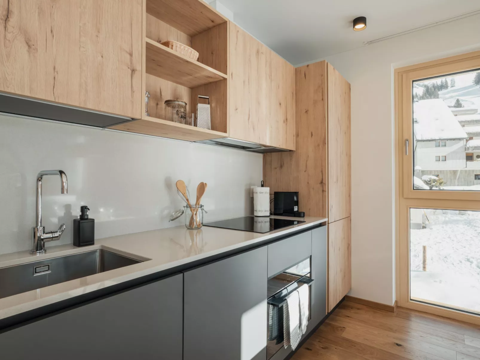 Alpine Apartments, (San Bernardino). - Binnen