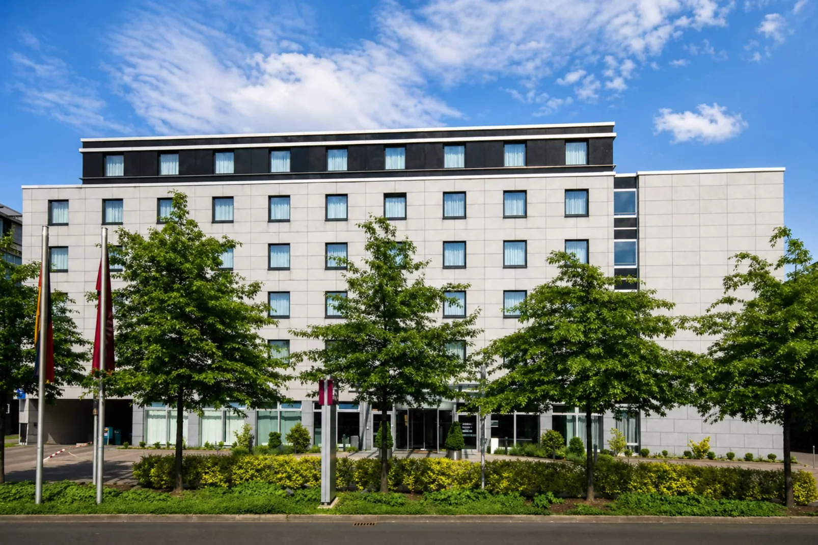 Hotel Düsseldorf - Double Room - Disability Access - Buitenkant zomer