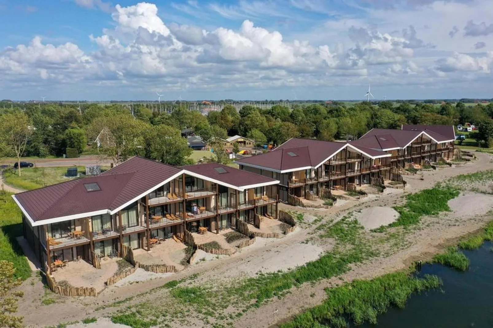 Luxury Beach Apartment | 6 Pers. - Buitenkant zomer