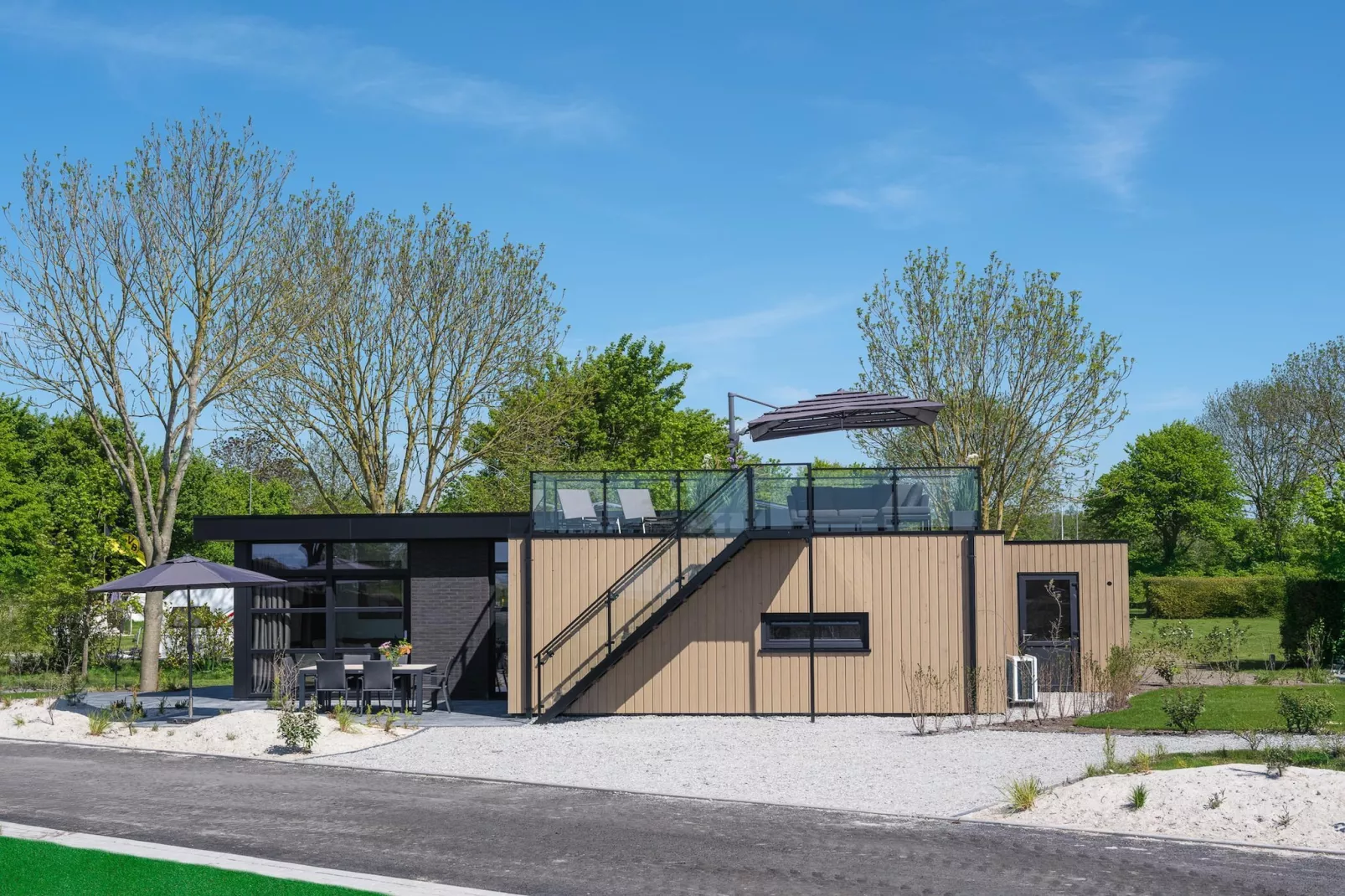 Villa L-Meerzicht | 6 pers. Roof terrace - Buitenkant zomer