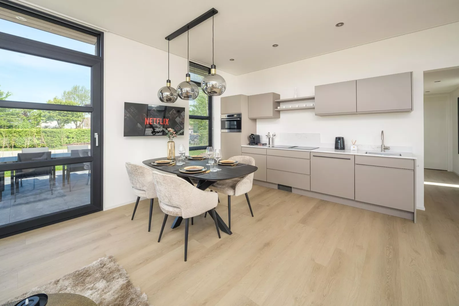 Villa Meerzicht | 4 Pers. Sauna - Eetkamer