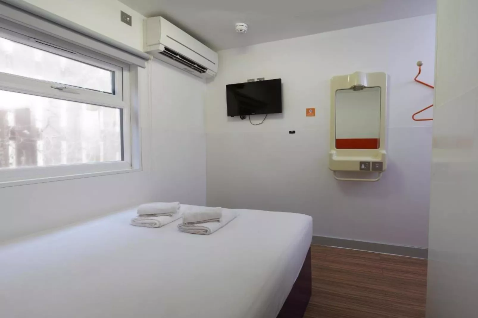 Standard Double Room - Slaapkamer