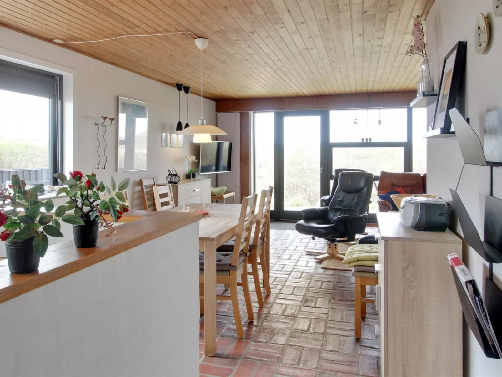 "Sophine" - 50m from the sea - Binnen