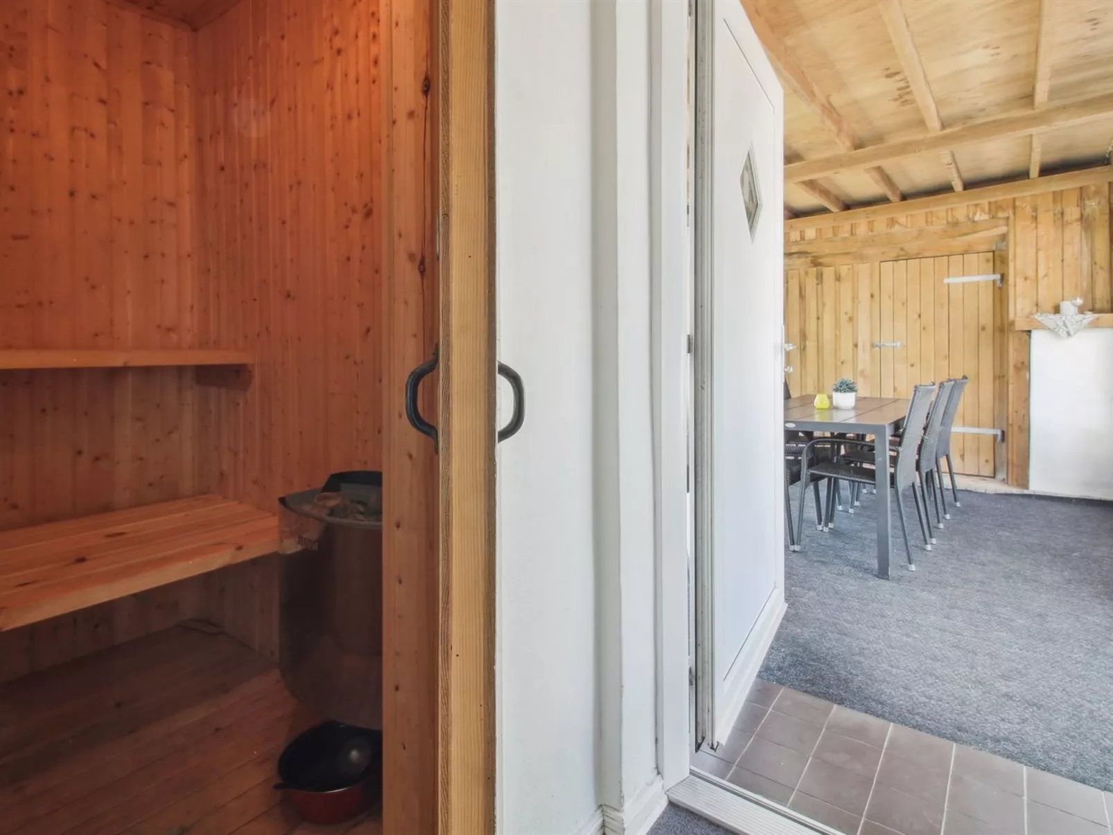 "Rea" - 5km from the sea - Binnen
