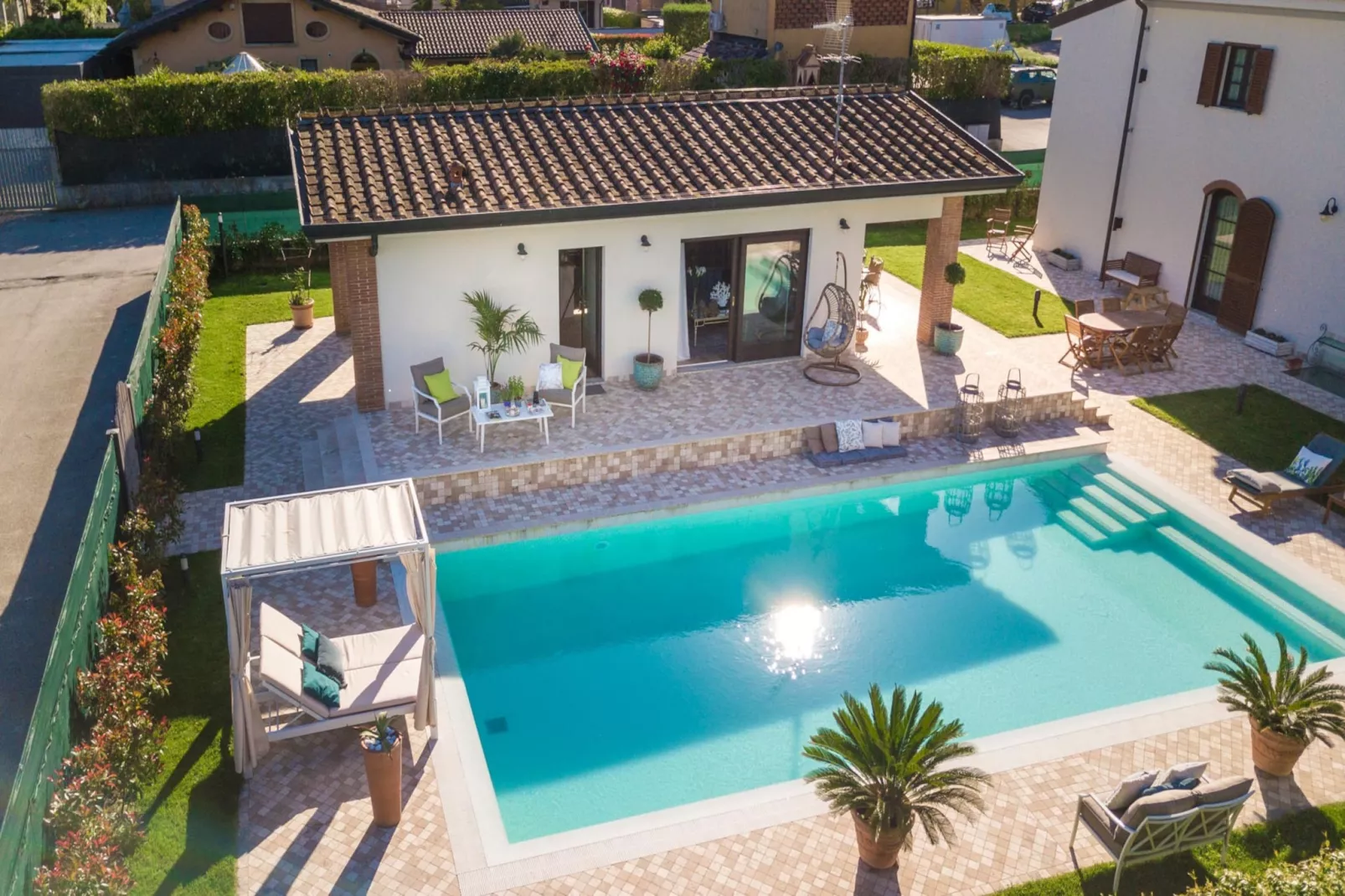 The Luxury Beach Villa - Zwembad