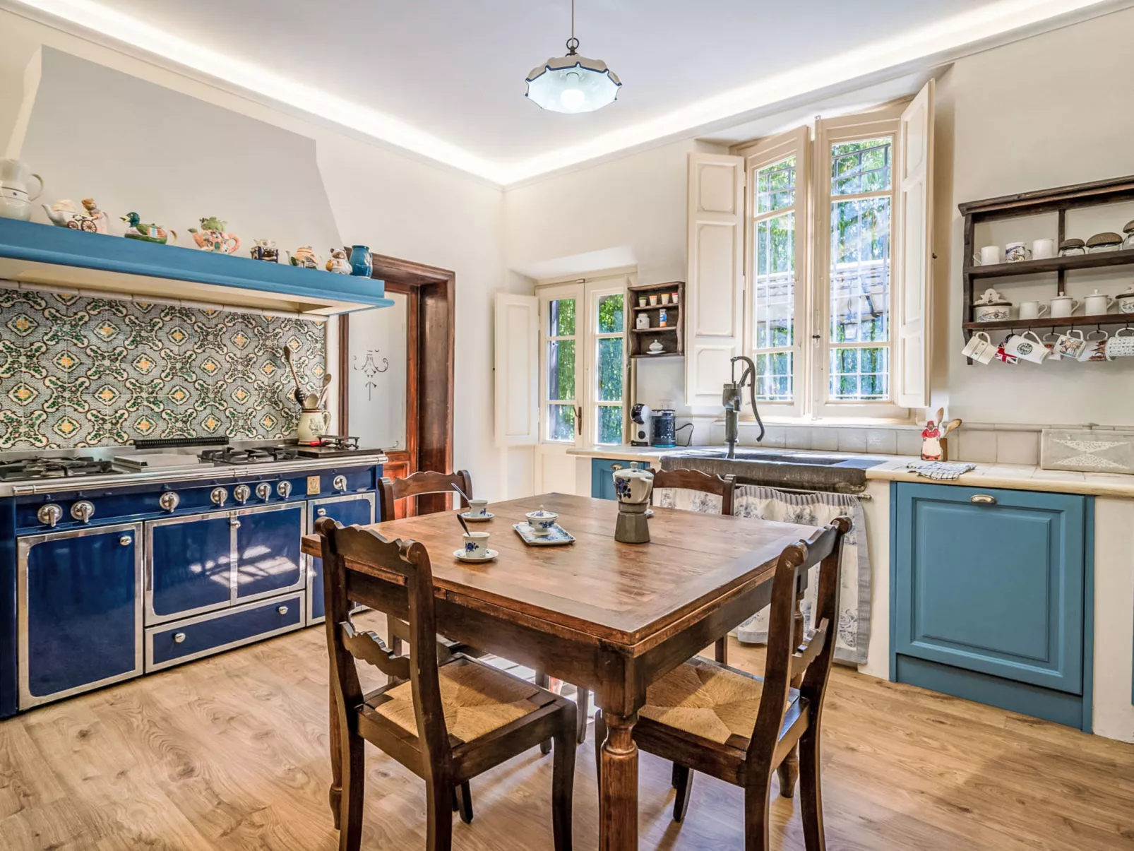 Villa mit Garten und privatem Pool - Buiten