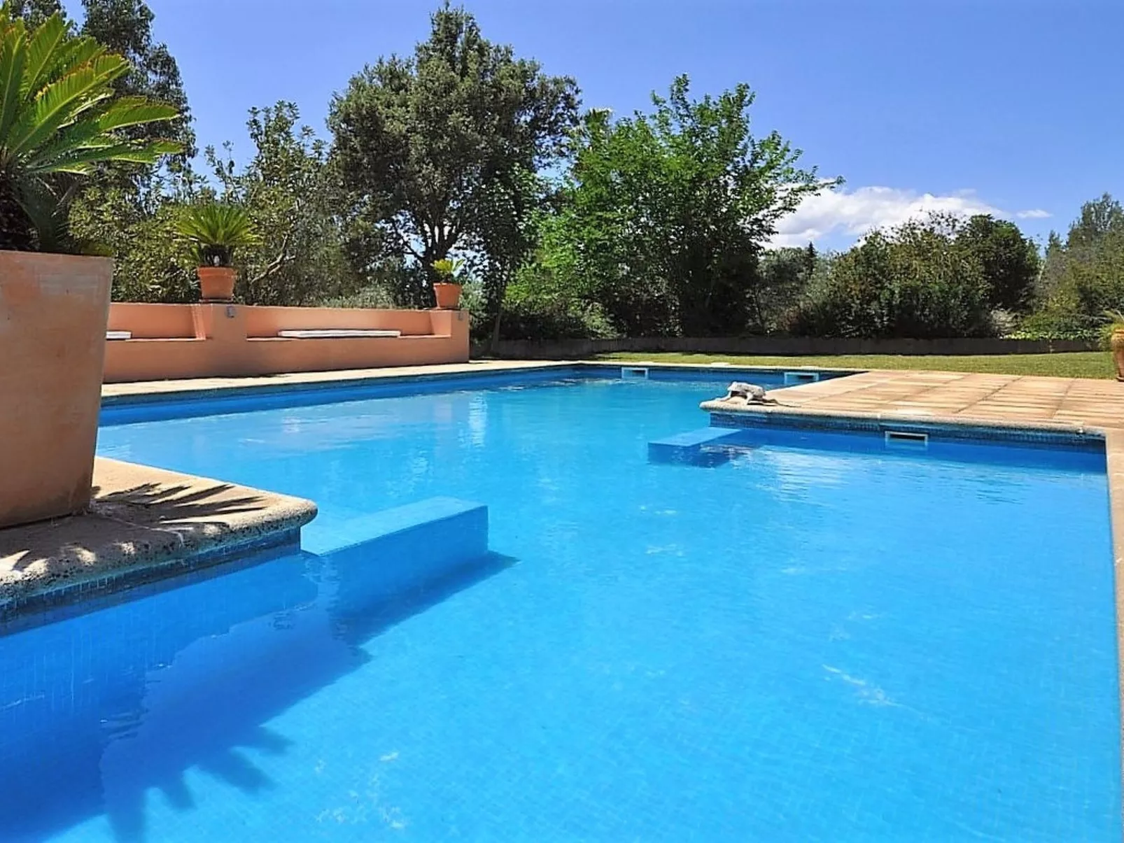 Villa con piscina y pista de tenis privada ideal para familias.  - WiFi Gratis - Buiten