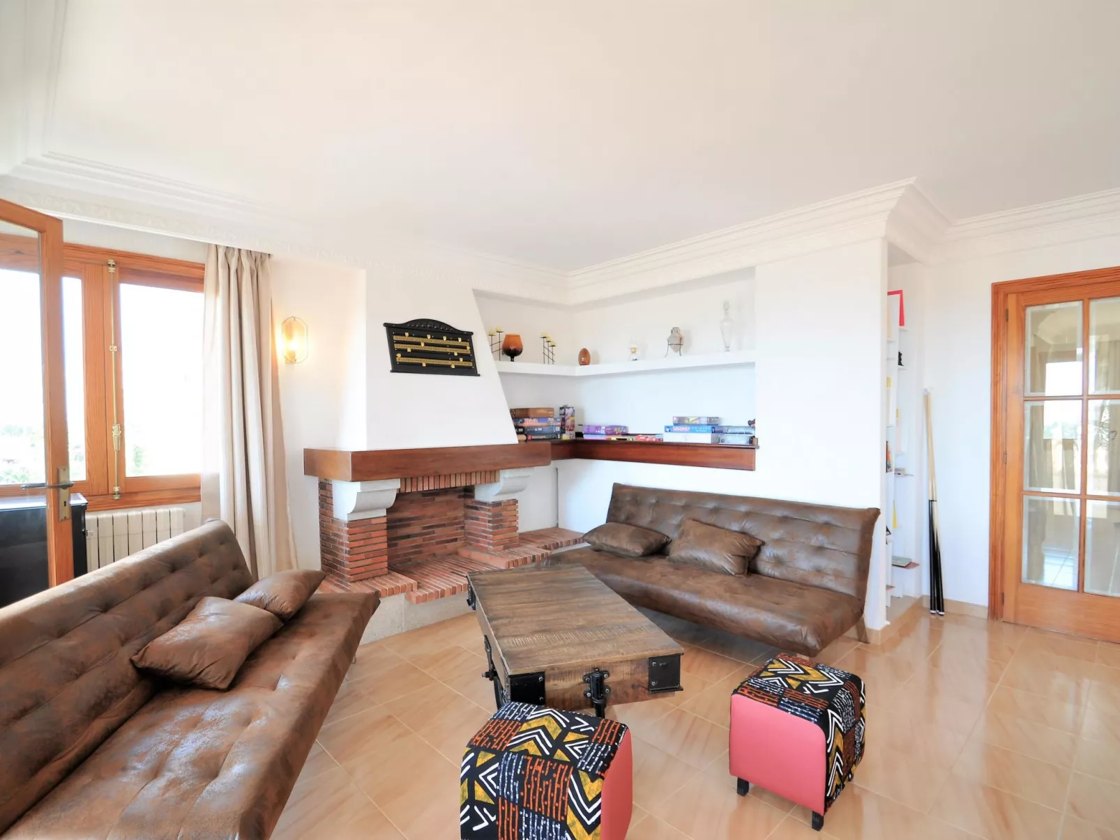 CA NA MALEN Hermosa casa para familias con gran piscina, jardín. - WiFi Gratis - Binnen