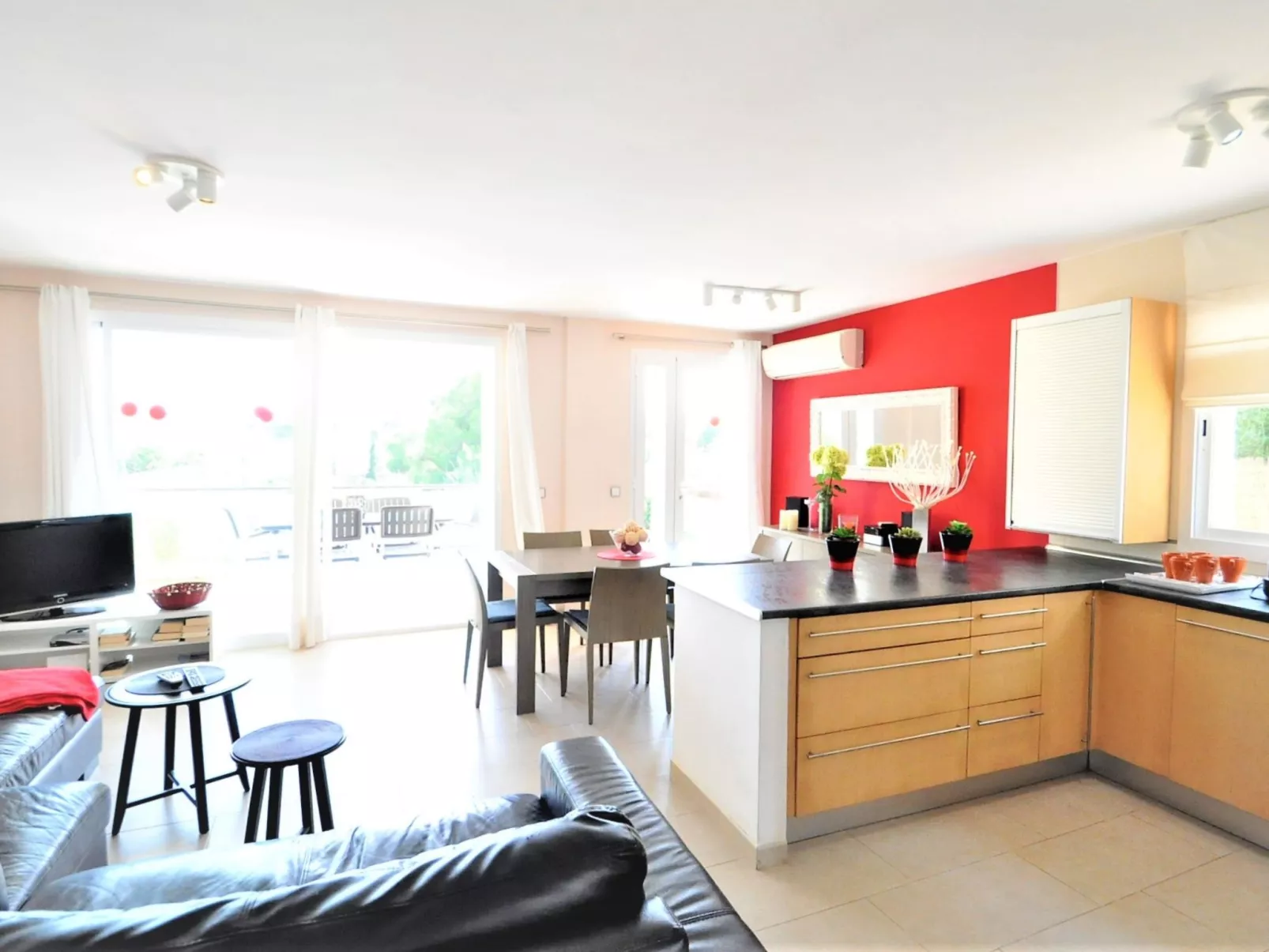 Preciosa villa con vistas al mar, piscina privada, aire acondicionado y wifi id - Binnen