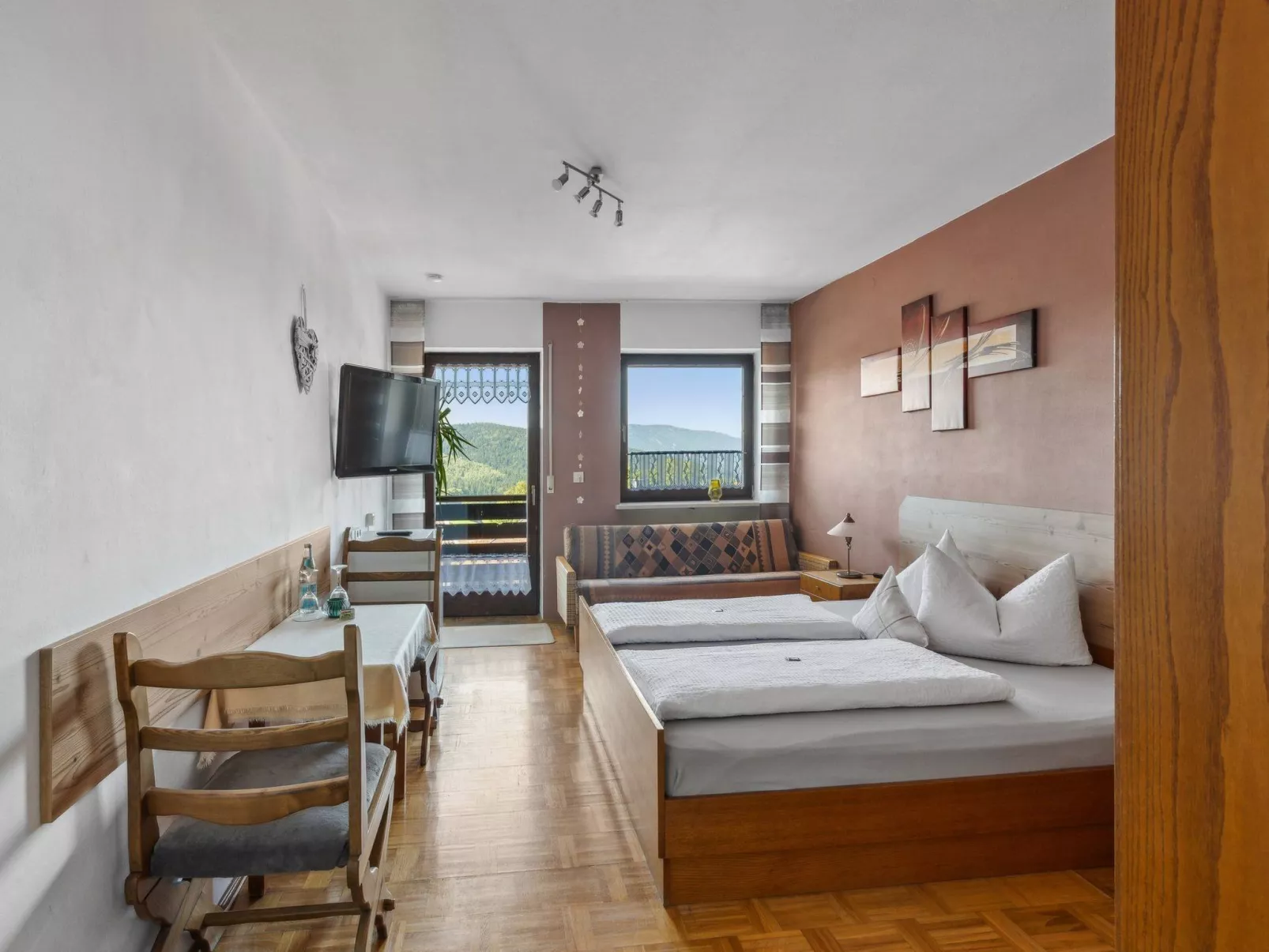 Geräumiges Ferienhaus mit Garten in Rittsteig - Binnen