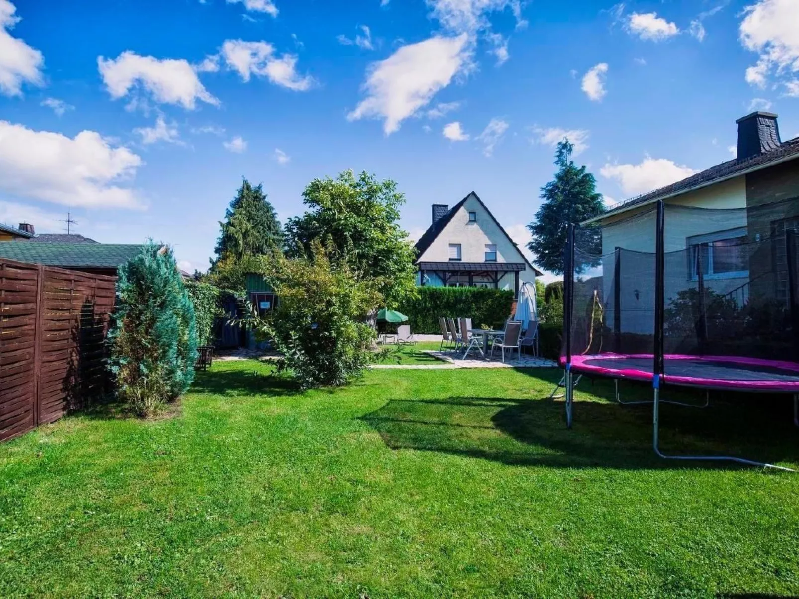 4 Sterne Ferienwohnung mit 3 Schlafzimmern, Nähe Limburg, Rheingau,Taunus, West - Binnen