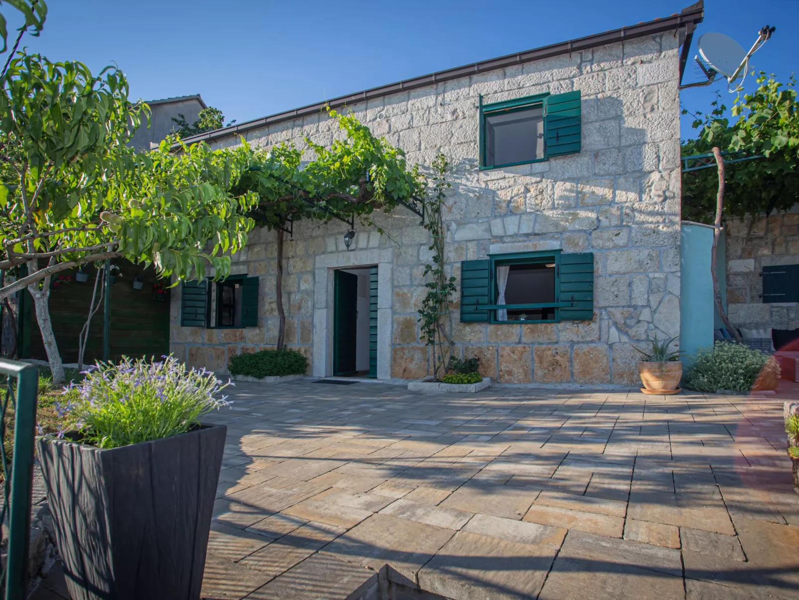 Großes Ferienhaus in Gornji Vinjani mit Pool - Image-tags.info