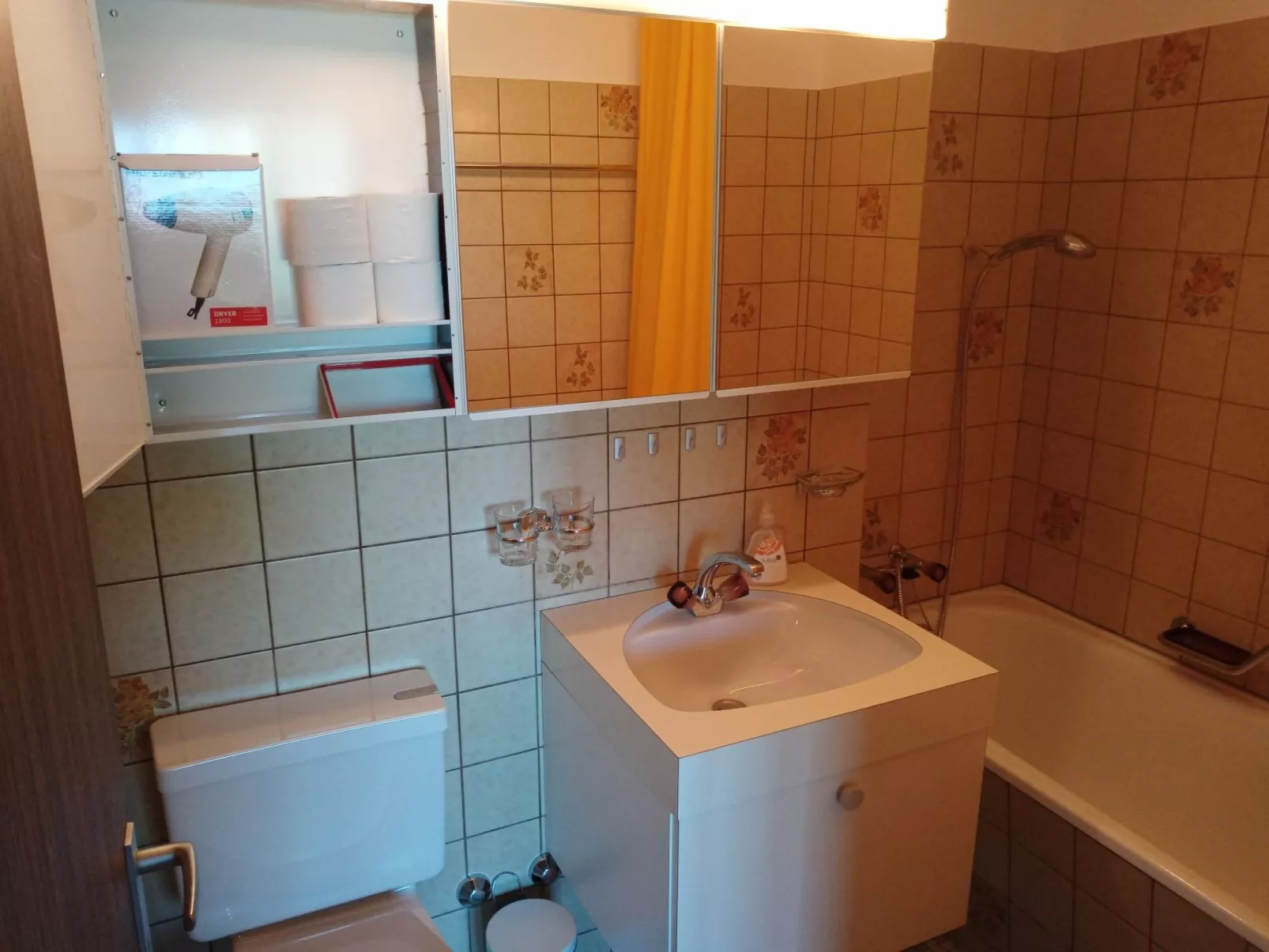 Crestahüs Seeberger, Obersaxen-Misanenga, (Obersaxen). - Binnen