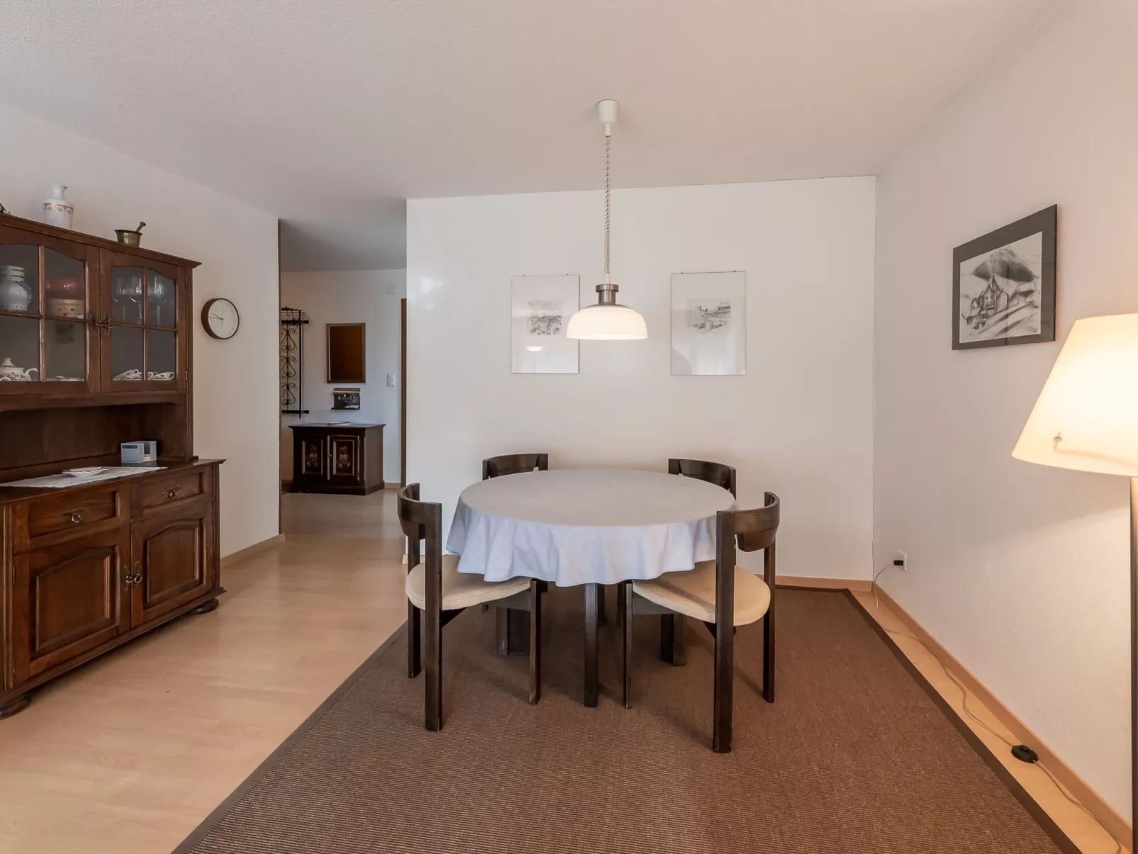 Putzprinz Gujan Ferienwohnung, Haus Surmir B / 16, (Flims Waldhaus). 2.5-Zimmer - Binnen