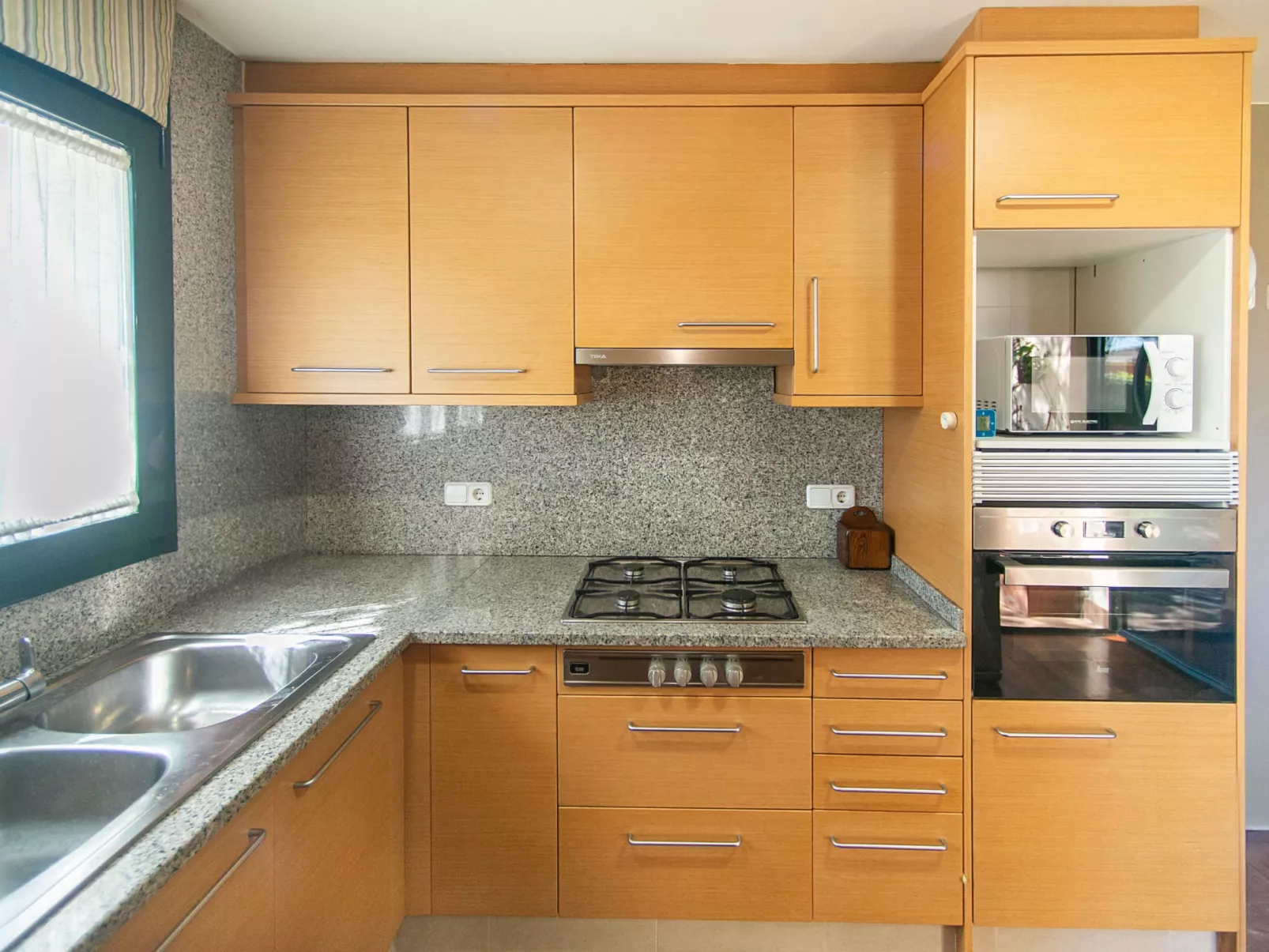 WELCS CASA 231 PDA con piscina - Binnen