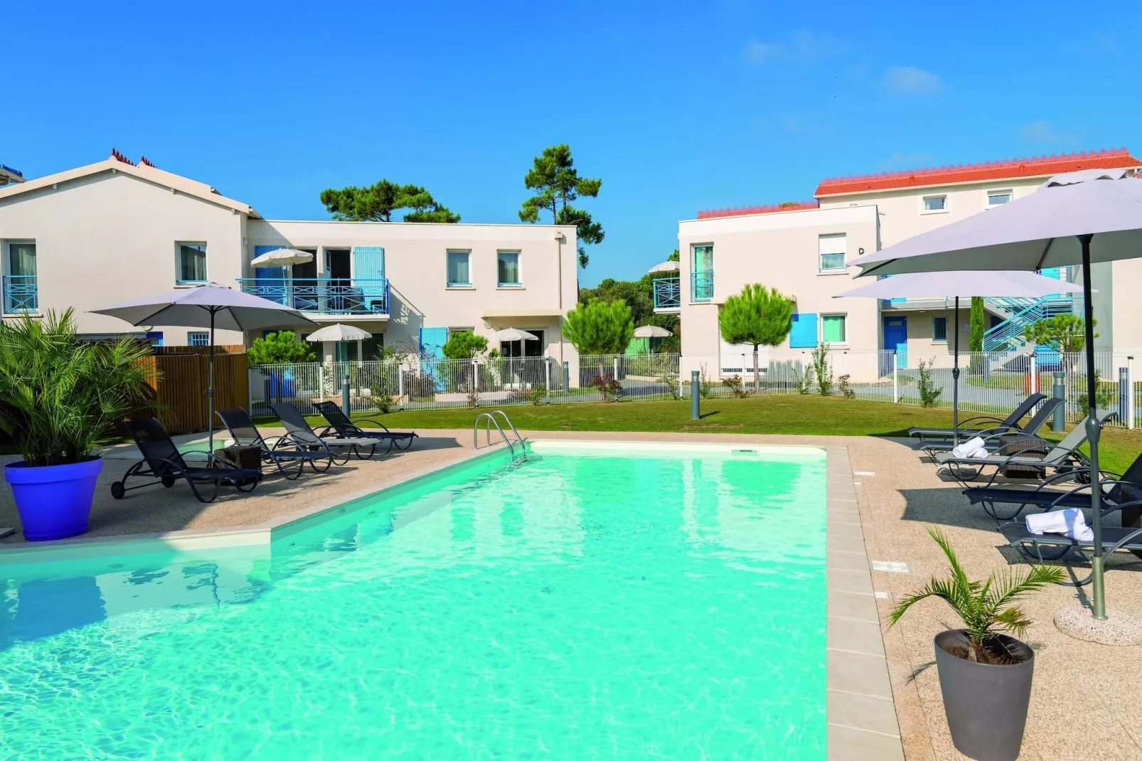 Les Carrelets 1 bedroom apt sleeps 4 without balcony OTA - Zwembad
