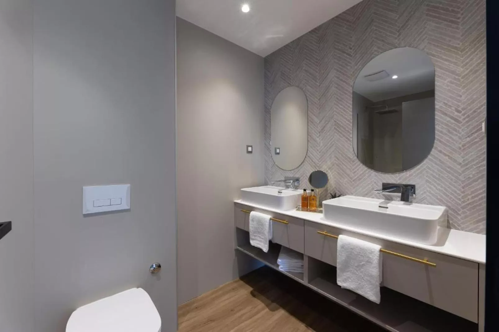 PICTAS Residence - Deluxe Double Room with Balcony and Sea View - Badkamer