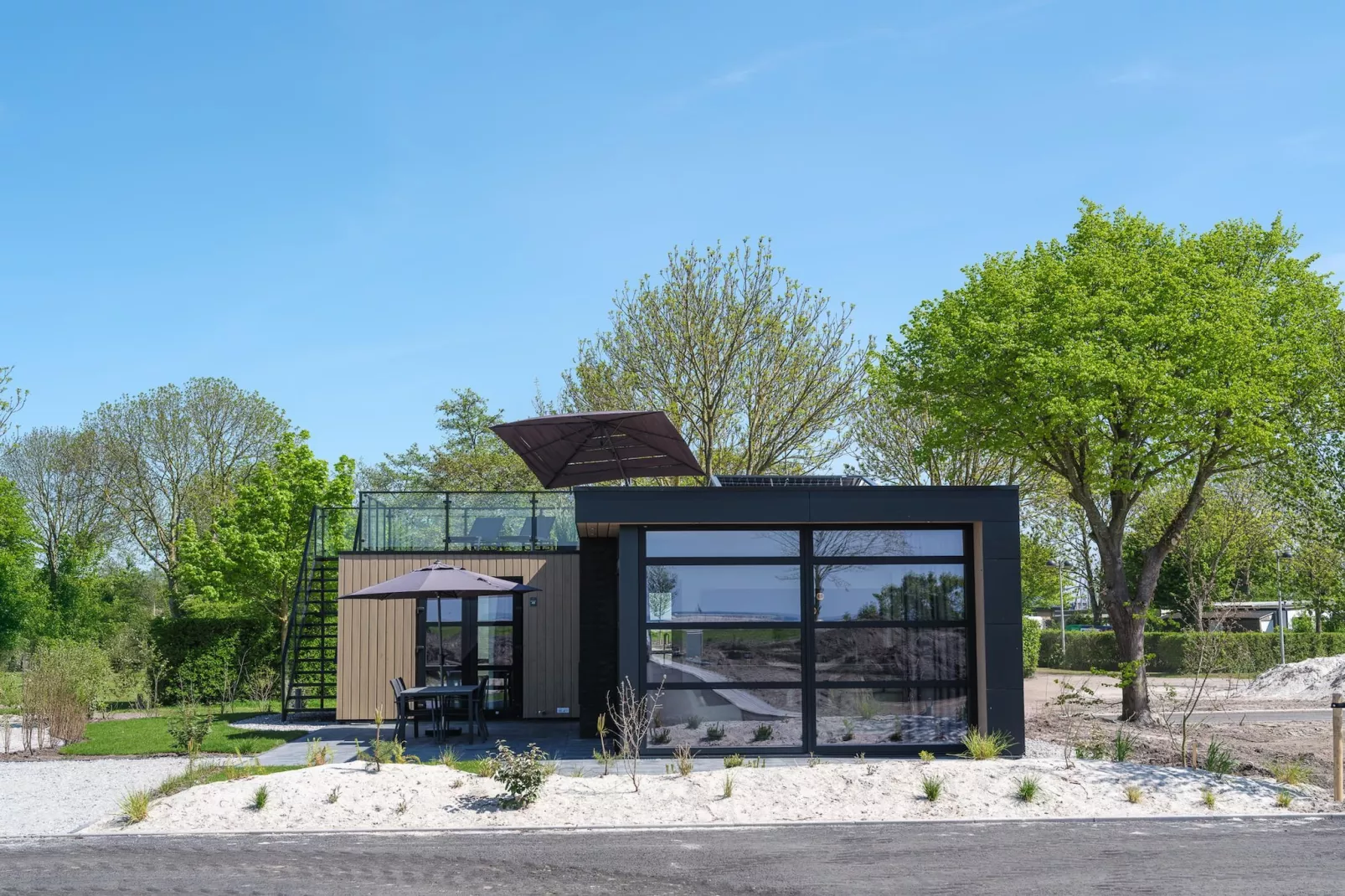 Villa L-Meerzicht | 4 pers. Roof Terrace - Buitenkant zomer