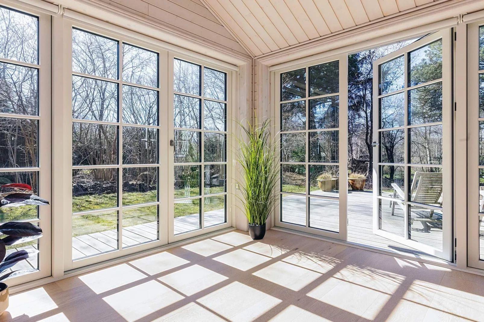 Retreat met buitenlounge - Binnen