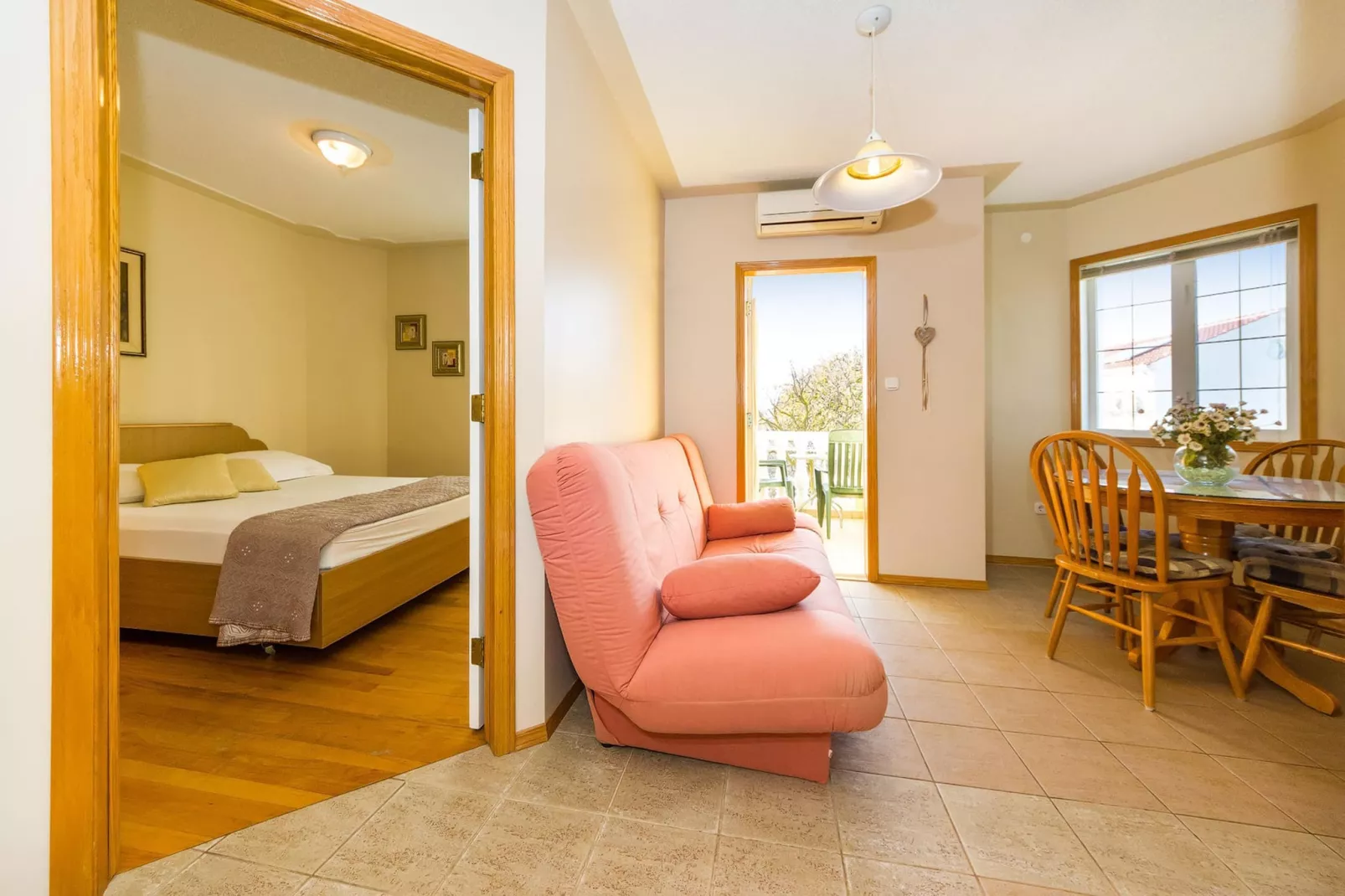 Beachfront apartment Mareo 3 - Woonkamer