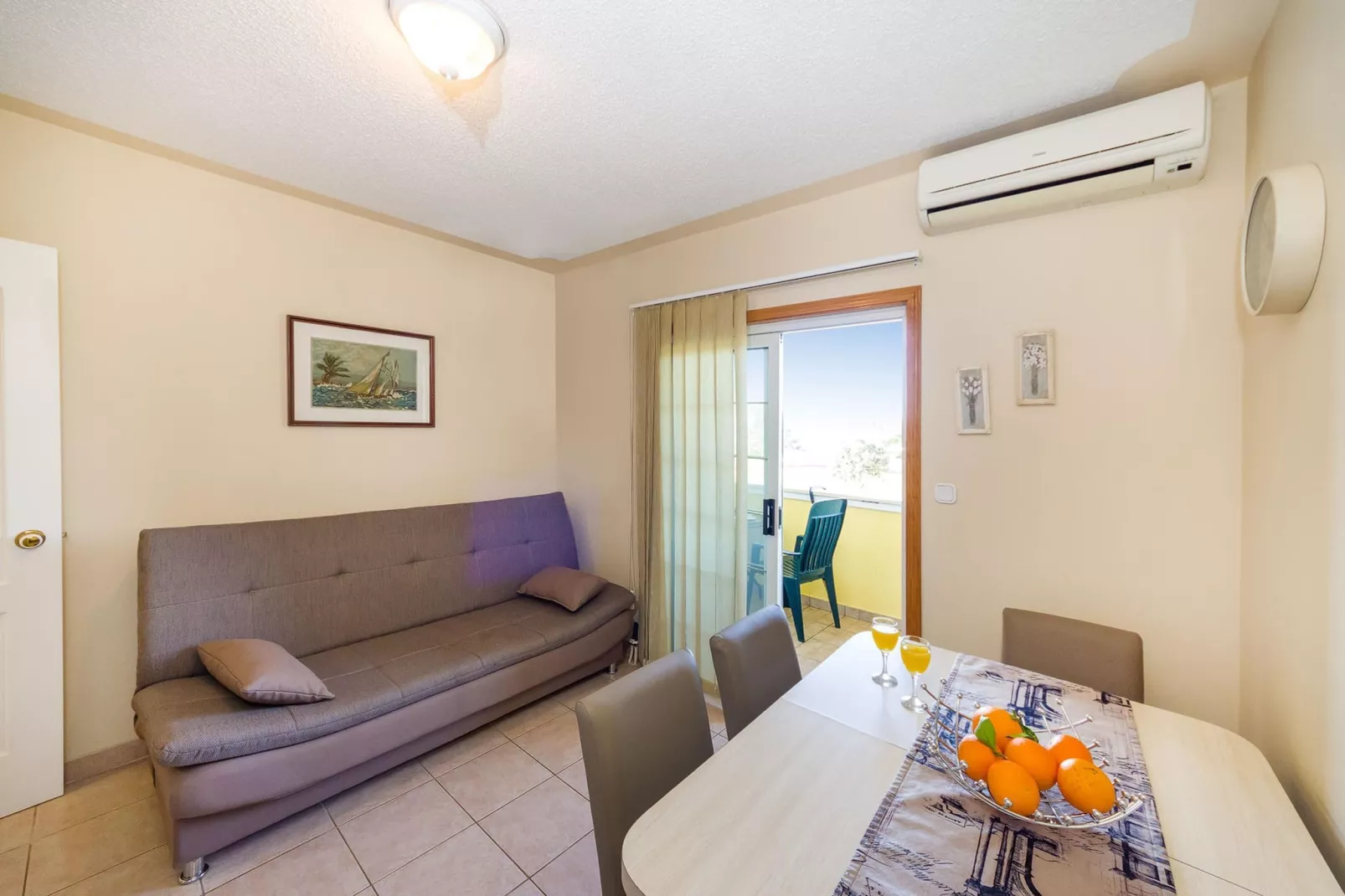 Beachfront apartment Mareo 5 - Woonkamer
