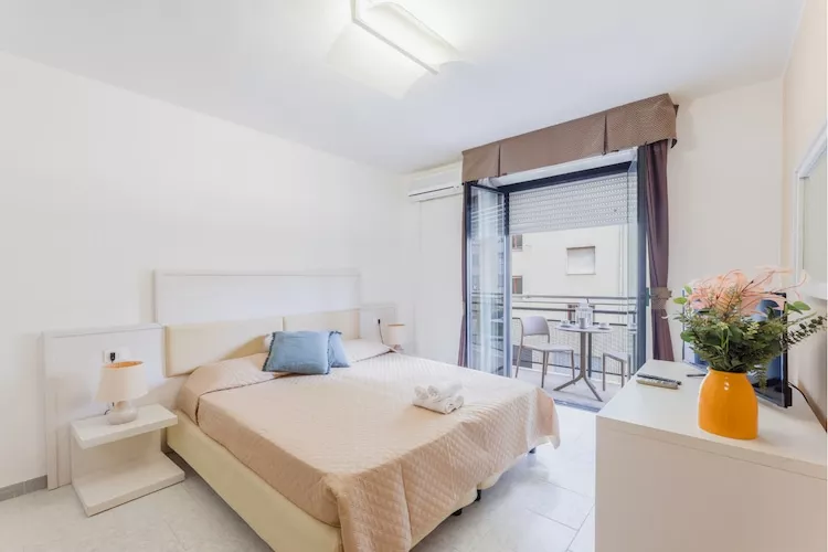 Rina Sea Apartments Mono
