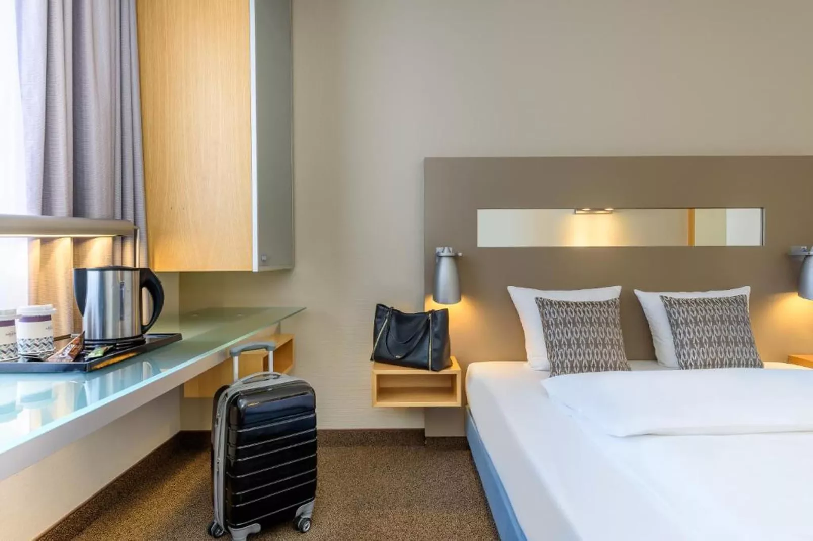 Hotel Düsseldorf - Standard Double Room - Slaapkamer