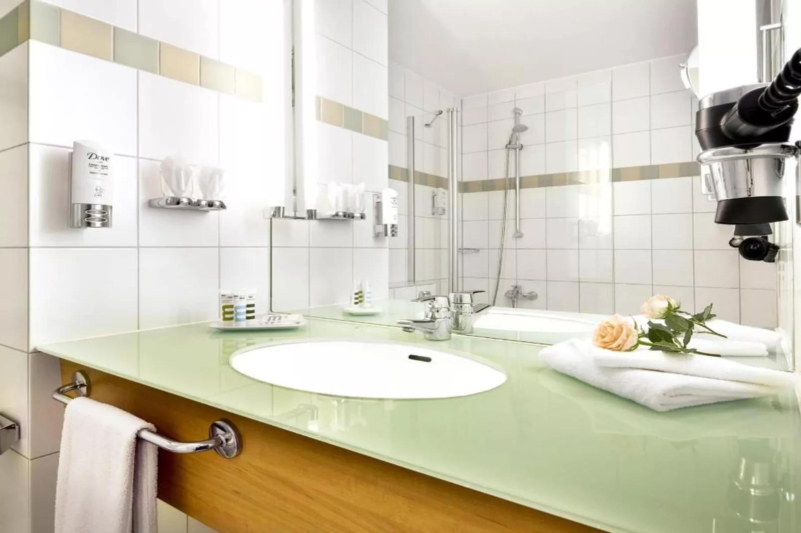 Hotel Dortmund - Deluxe Double room - Badkamer