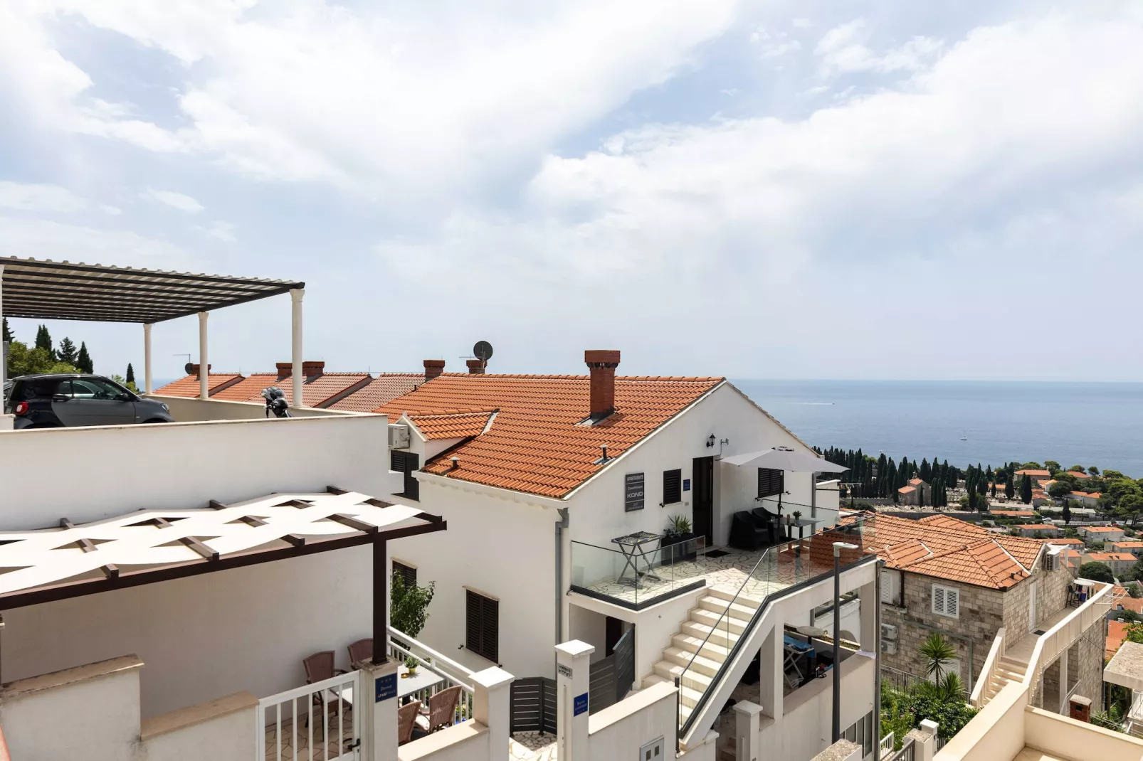 Guest House Kono - One-Bedroom Apartment with Patio and Sea View - Marka Gjaje Street - Buitenlucht