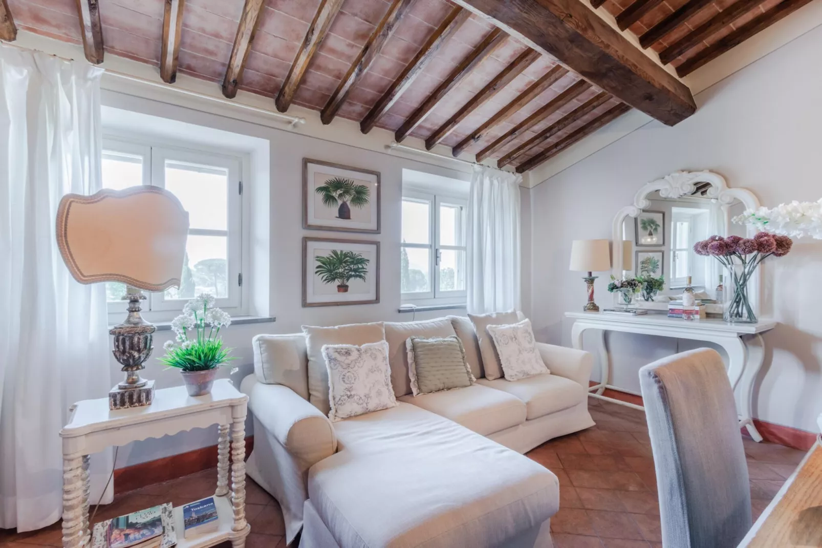 Anna Farmhouse Apartment in Wine Resort in Lucca - Woonkamer