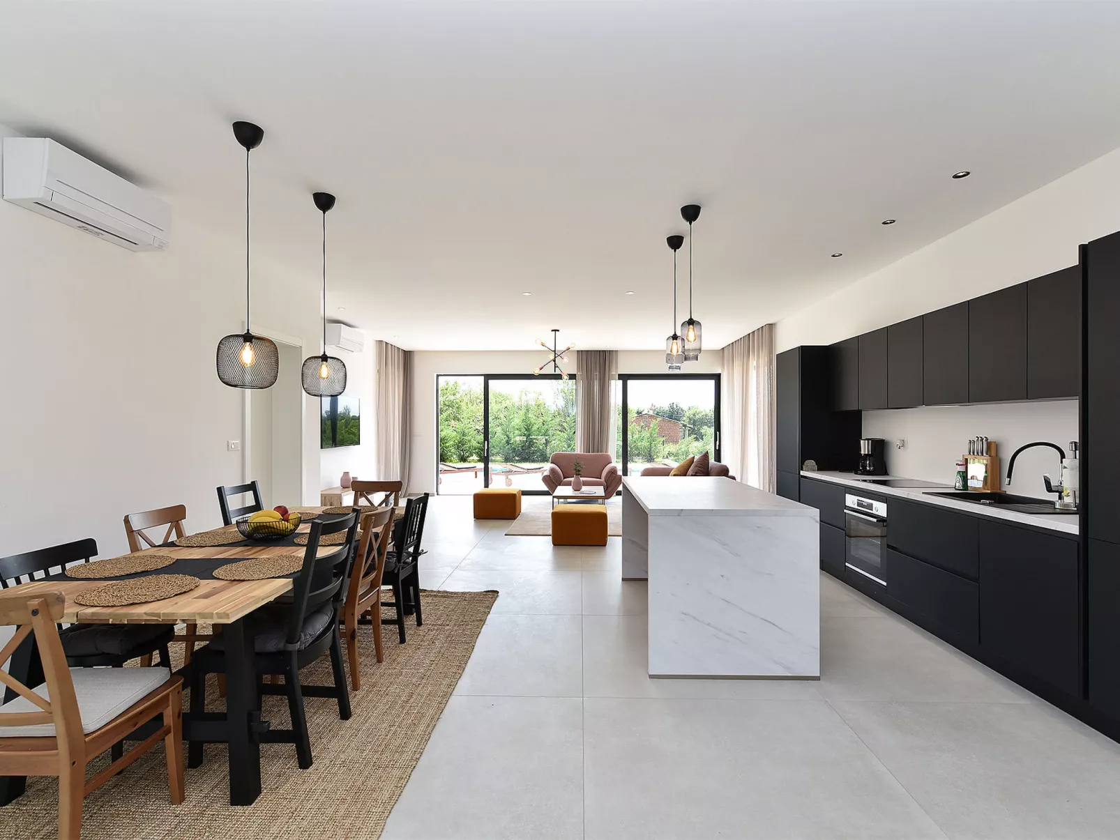 House 2117 - Buiten