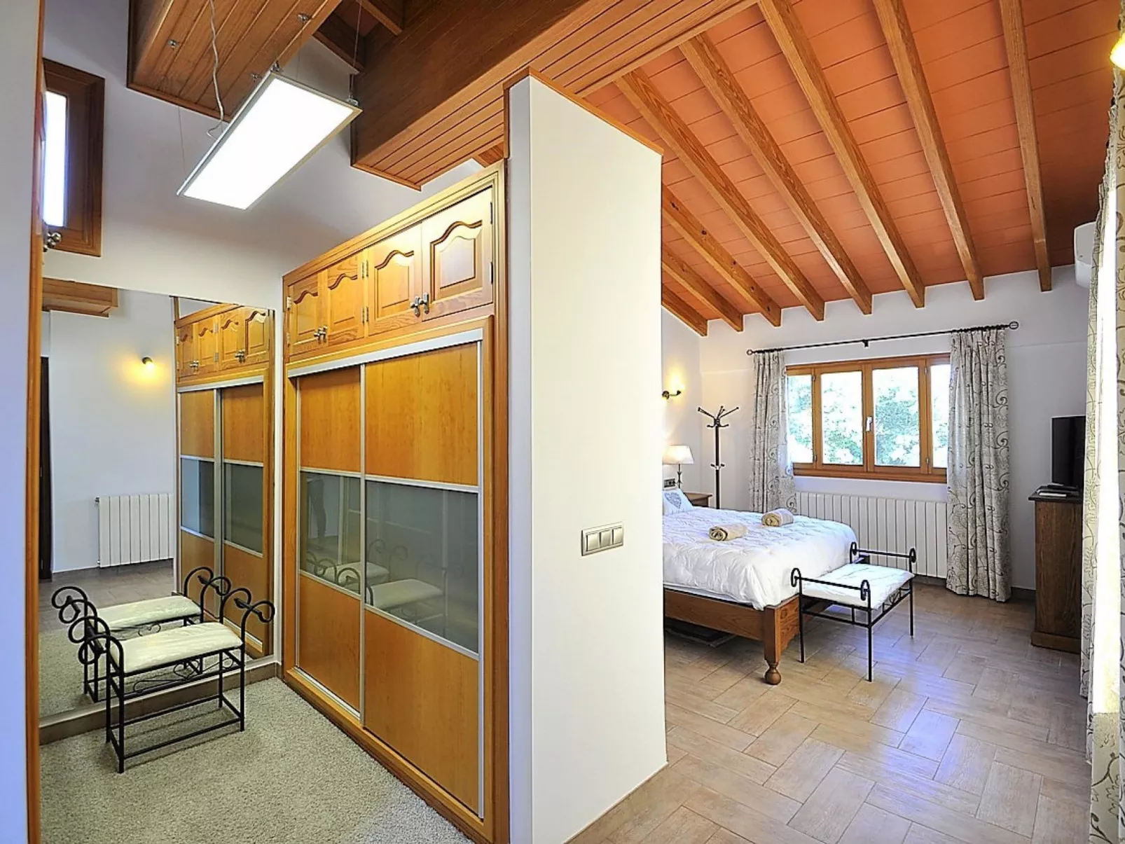 LAS COLUMNAS- Chalet al lado de la playa, wifi , piscina y bbq. Todos los publi - Binnen