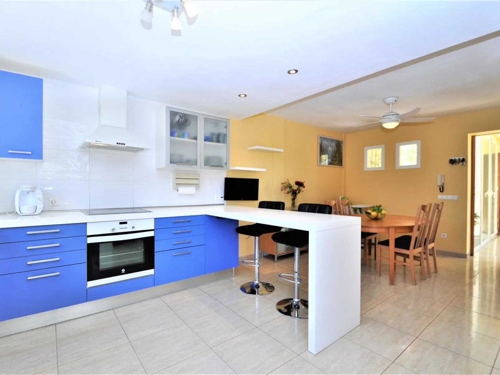 VILLA HUGO Casa en zona residencial tranquila Bahía Grande con Piscina Privada. - Binnen