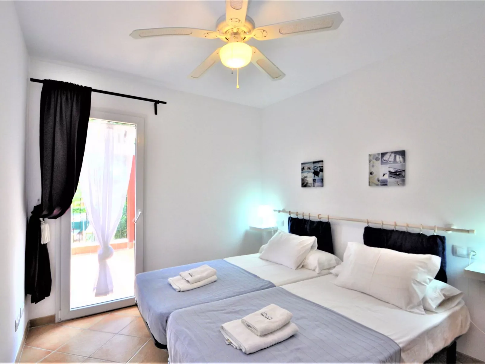 VILLA en Zona residencial tranquila con piscina privada ideal para familias - W - Binnen