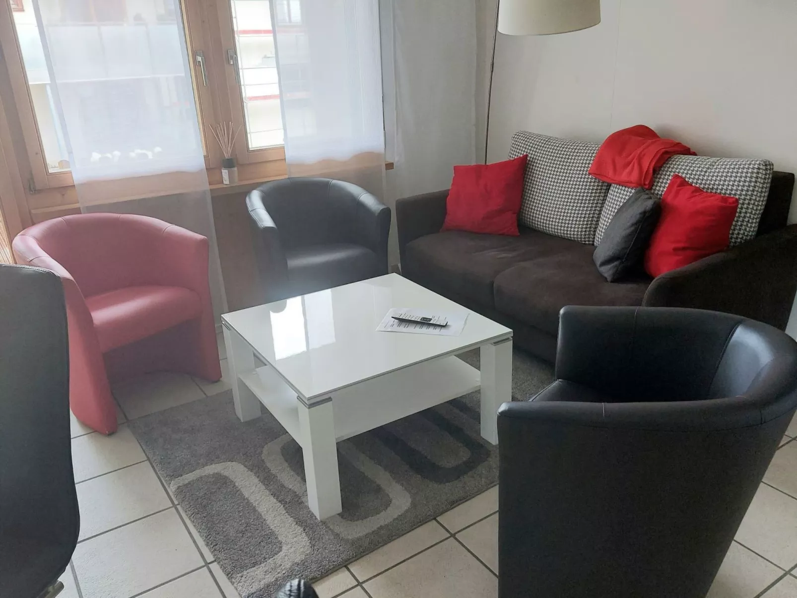 Davos Caplan Ledermann, Vella, (Vella). - Binnen